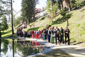 Wallfahrt-Prozession Zahlreiche Bäuerinnen und Bauern aus ganz Kärnten nahmen am Bittgang teil. © Anna Schlatte Wallfahrt-Prozession Zahlreiche Bäuerinnen und Bauern aus ganz Kärnten nahmen am Bittgang teil. © Anna Schlatte