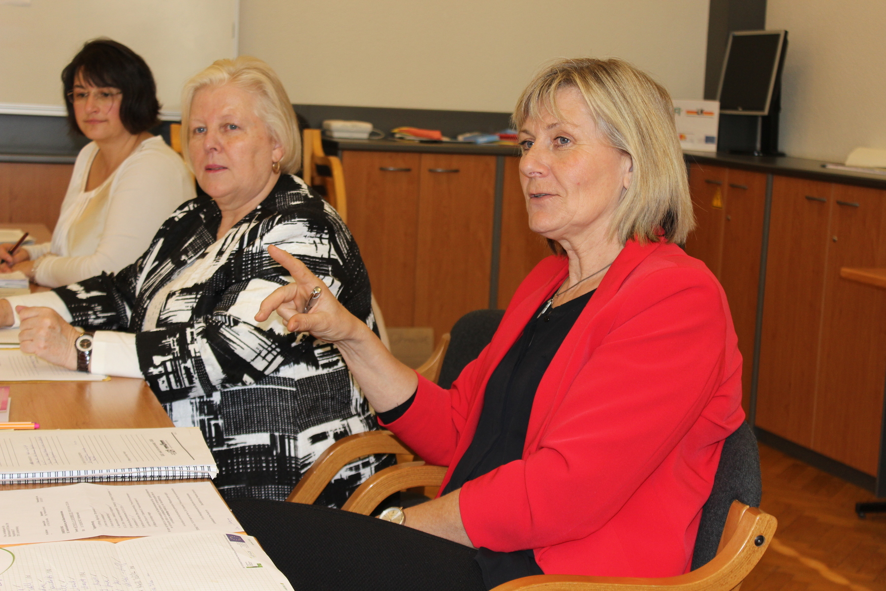 IMG_8922 BäuBeirat 15_11_2017 Die Vorsitzende des Bäuerinnenbeirates Landesbäuerin Irene Deutsch (Bildmitte) mit ihren Stellvertreterinnen KR Silvia Toth (r.) und Ilse Schmid. © Archiv