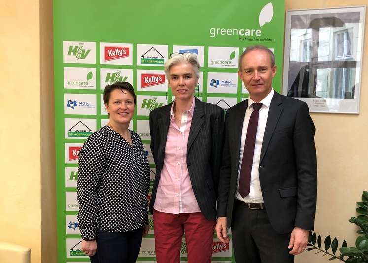 Green Care Österreich präsentierte seine Arbeitsschwerpunkte und neuen Angebote (v.l.n.r): Senta Bleikolm-Kargl Obmann-Stellvertreterin und Green Care-Koordinatorin in der Steiermark mit den Schwerpounkten Pflege Betreuung Gesundheitsförderung Prävention; Nicole Prop Geschäftsführerin von Green Care Österreich; Robert Fitzthum Obmann von Green Care Österreich und Direktor der Wiener Landwirtschaftskammer. © Green Care Österreich