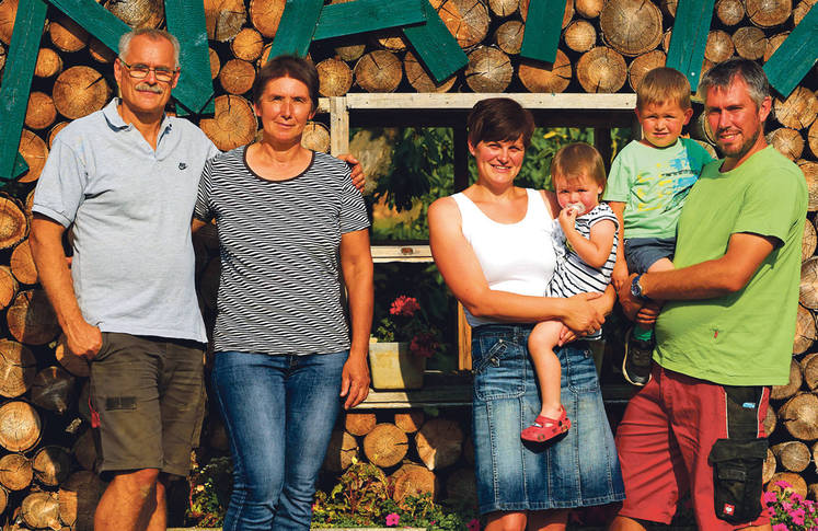 Foto 10 innen.jpg Foto 10 innen.jpg