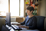 Elisabeth Amann: Zum Bäuerinsein gehört auch Büroarbeit .jpg Elisabeth Amann: Zum Bäuerinsein gehört auch Büroarbeit .jpg