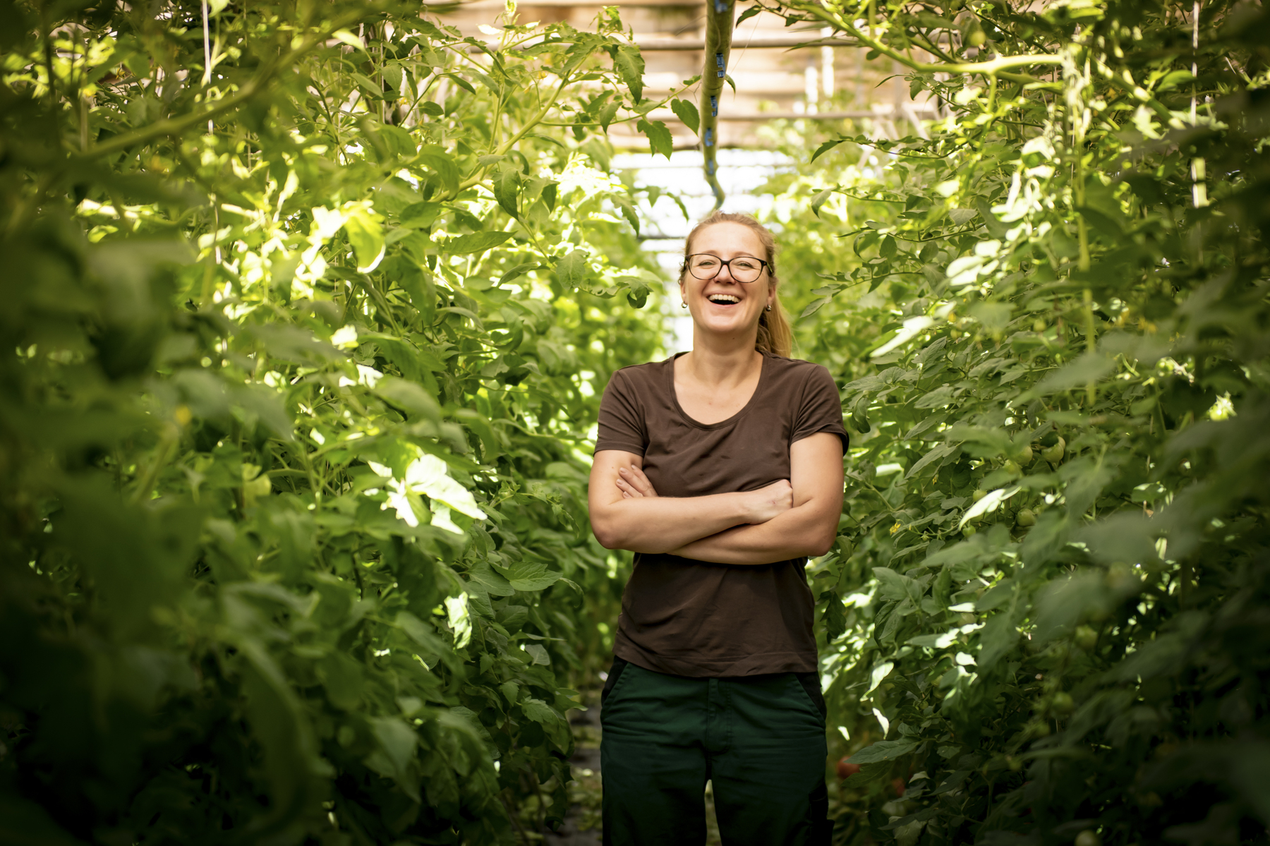 Petra Fleischhacker im Gewächshaus.jpg Petra Fleischhacker im Gewächshaus.jpg