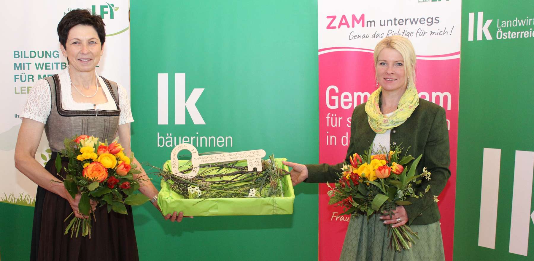 Hofübergabe Schwarzmann Neumann-Hartberger.jpg Hofübergabe Schwarzmann Neumann-Hartberger.jpg