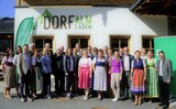 Die ChartapartnerInnen vor der Dorfalm in Flachau.jpg Die ChartapartnerInnen vor der Dorfalm in Flachau.jpg