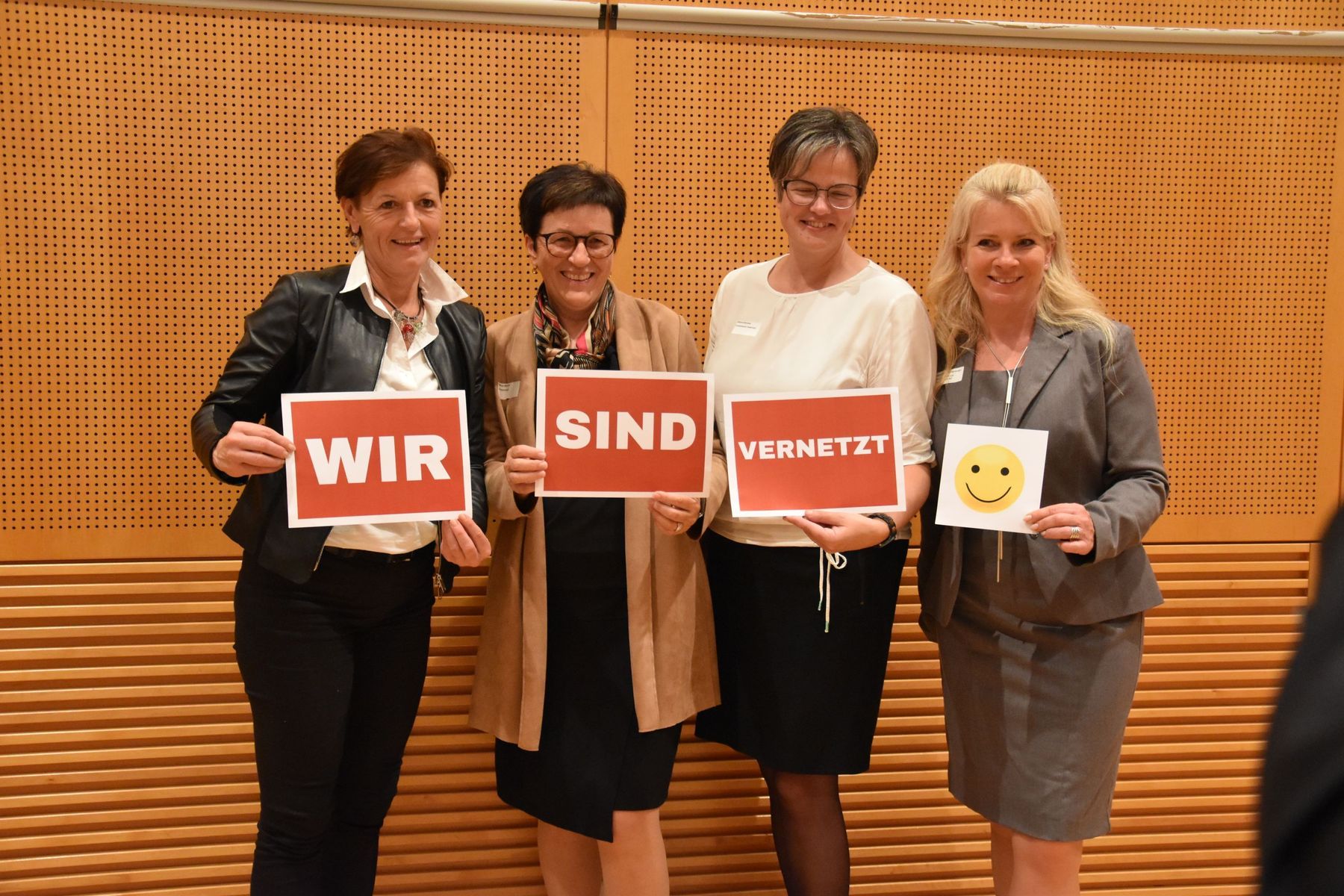 Vernetzungstreffen 1.jpg Vernetzungstreffen 1.jpg