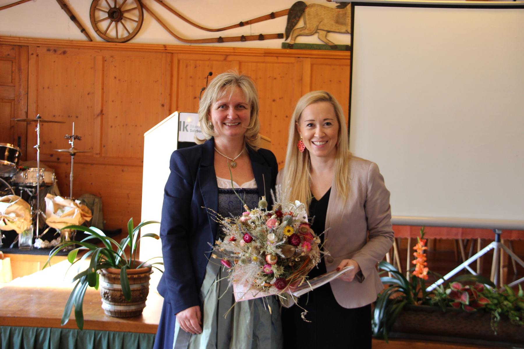 Bezirksbäuerinnentag Flachgau.jpg Bezirksbäuerinnentag Flachgau.jpg