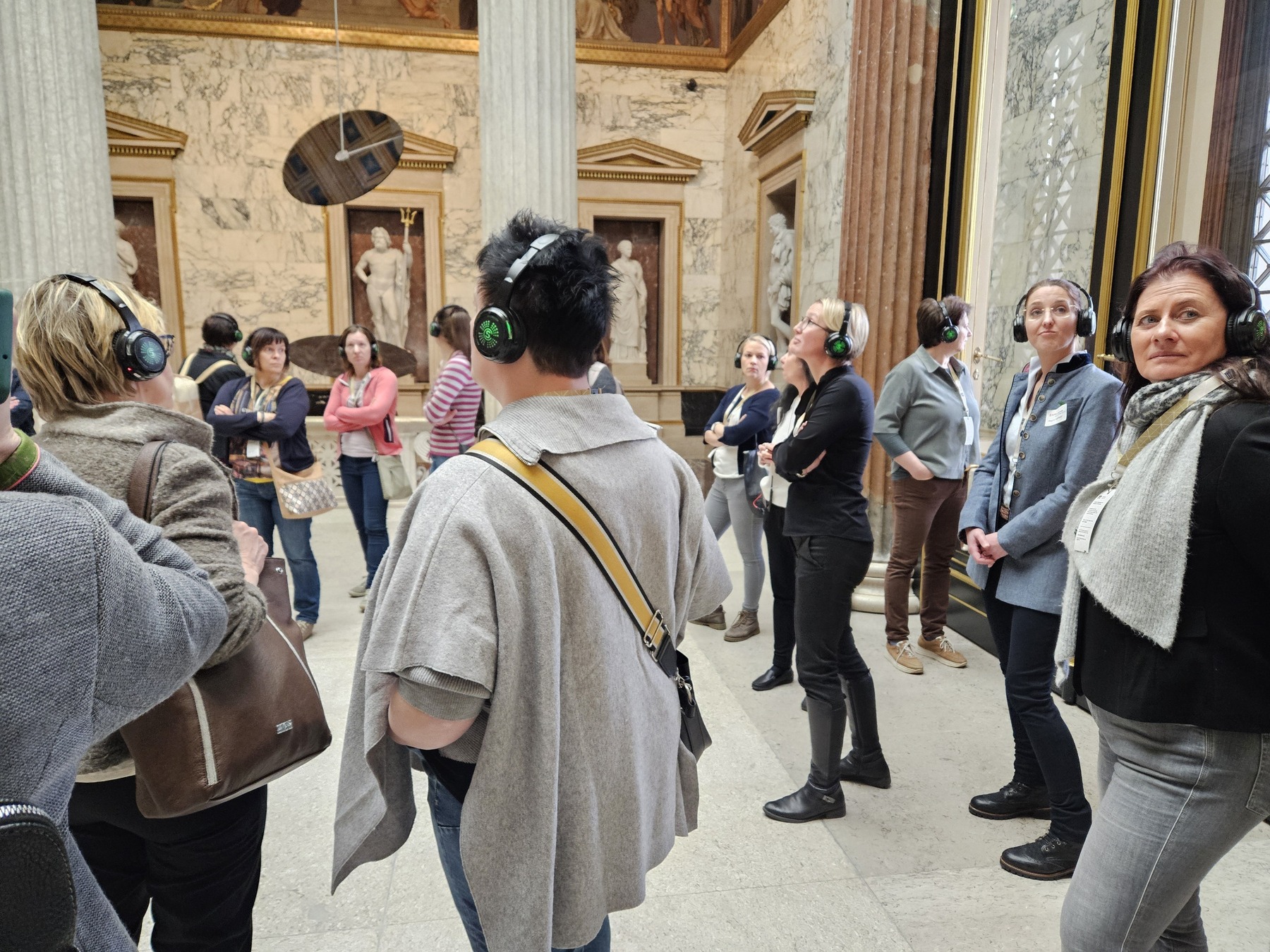 Wien Exkursion 2024 Ein Besuch des neu renovierten Parlaments darf bei einem Wienbesuch nicht fehlen. © Bieder/LK NÖ