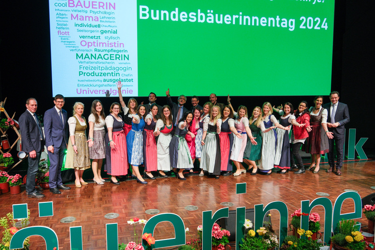 ZAMm Zertifikatsverleihung Gruppe Kärnten1.jpg ZAMm Zertifikatsverleihung Gruppe Kärnten1.jpg