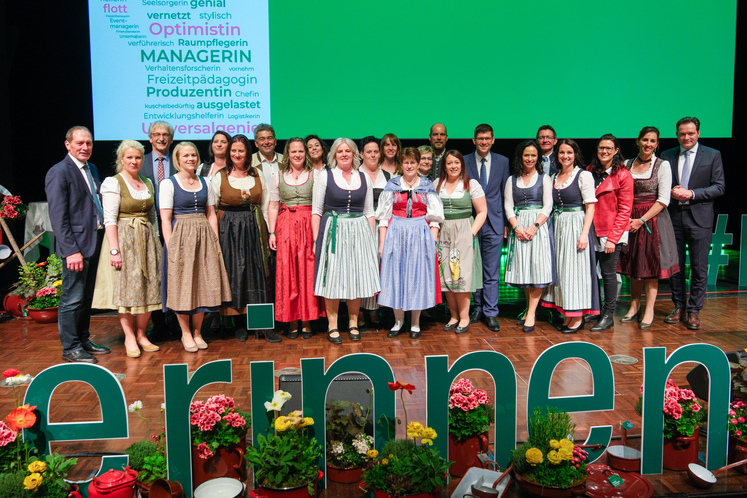 ZAMm Zertifikatsübergabe Kärnten 2.jpg ZAMm Zertifikatsübergabe Kärnten 2.jpg