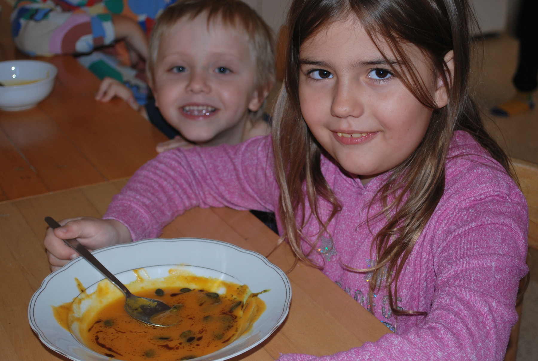 Schulaktionstag 2024 in der VS Retz Selbst zubereitetes Essen schmeckt nun einmal um ein Vielfaches besser, wie auch die teilnehmener Kinder feststellten.  © LKÖ/Christina Löscher