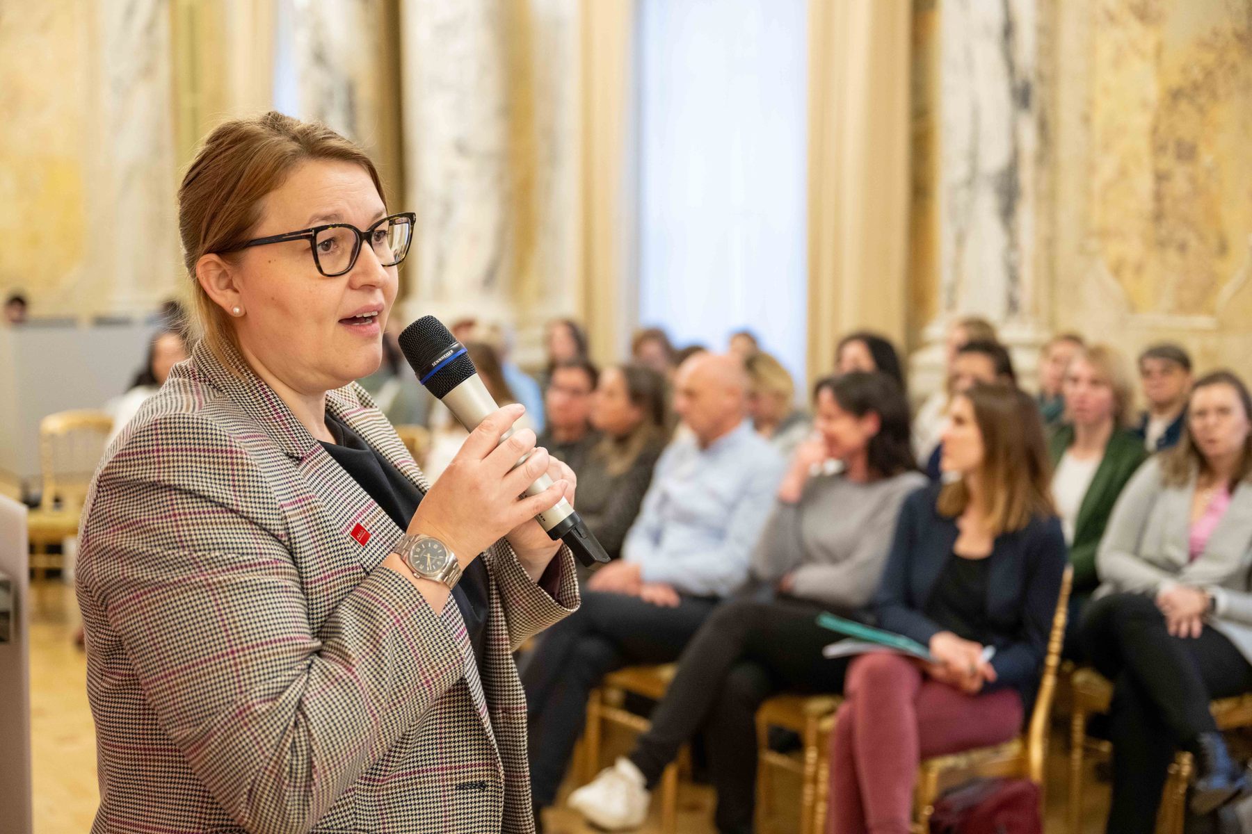 Wien-Exkursion der ZAMm-Absolvent:innen 2025 Mag.a Christina Mutenthaler-Sipek, Geschäftsführerin AMA-Marketing © Hemerka/BML