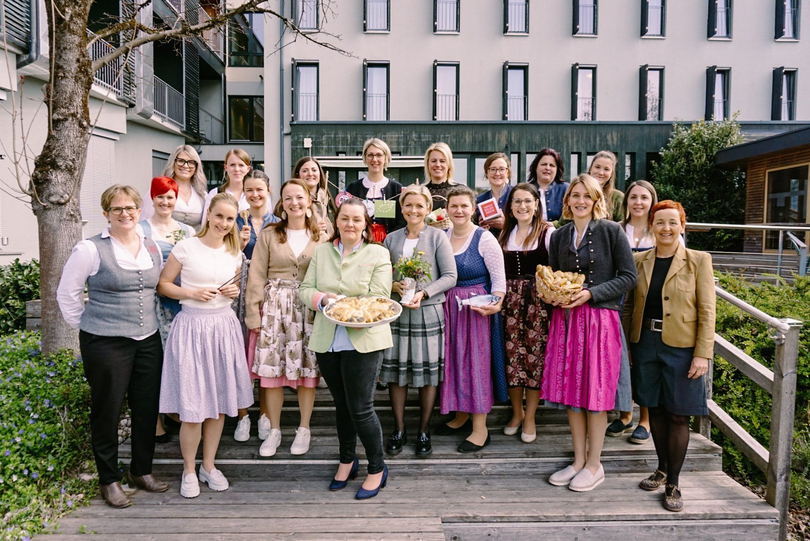 Absolventinnen des ZL Seminarbäuerinnen.jpg Absolventinnen des ZL Seminarbäuerinnen.jpg