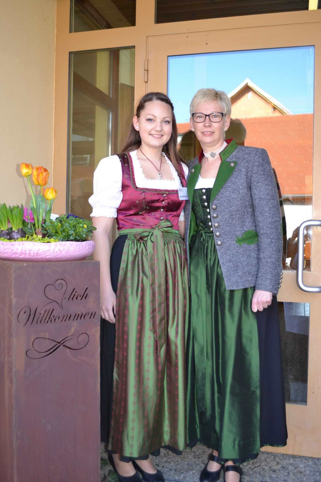Mutter und Tochter Wechtitsch .jpg