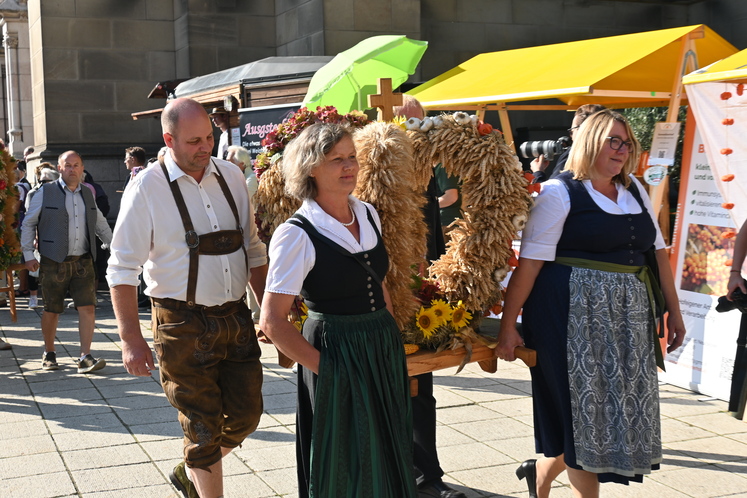 Einzug der Erntekronen © LK OÖ