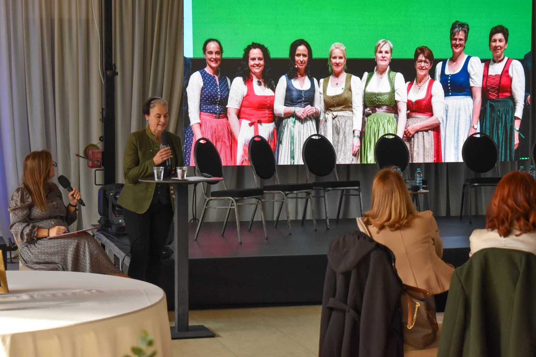 Christine Riepl Agrofemme.jpg