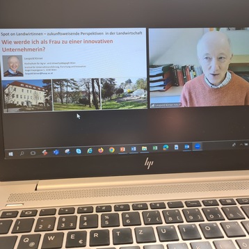 Wie werde ich zu einer innovativen Unternehmerin beleuchtete Leopold Kirner in seinem Vortrag. © LKÖ-Bäuerinnen/Michaela Glatzl Wie werde ich zu einer innovativen Unternehmerin beleuchtete Leopold Kirner in seinem Vortrag. © LKÖ-Bäuerinnen/Michaela Glatzl