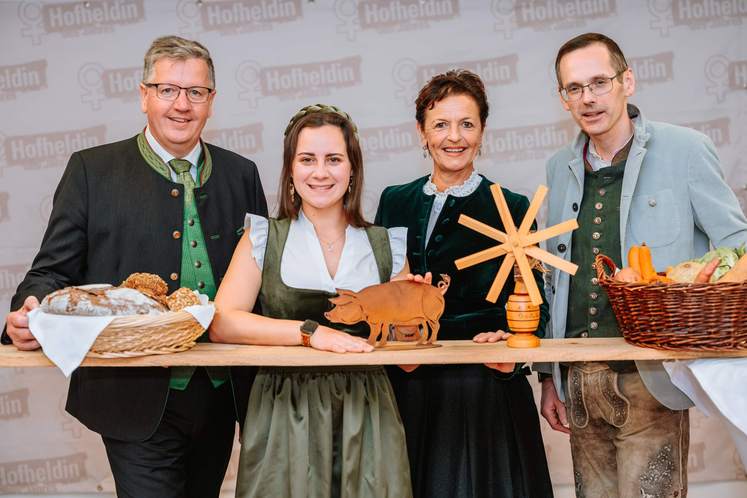 Hofheldinnen 2025 6 Sophie Bretterklieber Hofheldinnen .jpg