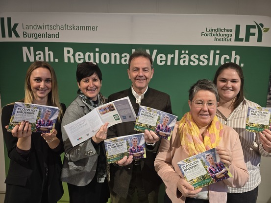 Präsentation der "Plötzlich Bäuerin"-Broschüre © LK Bgld/Tesch-Wessely