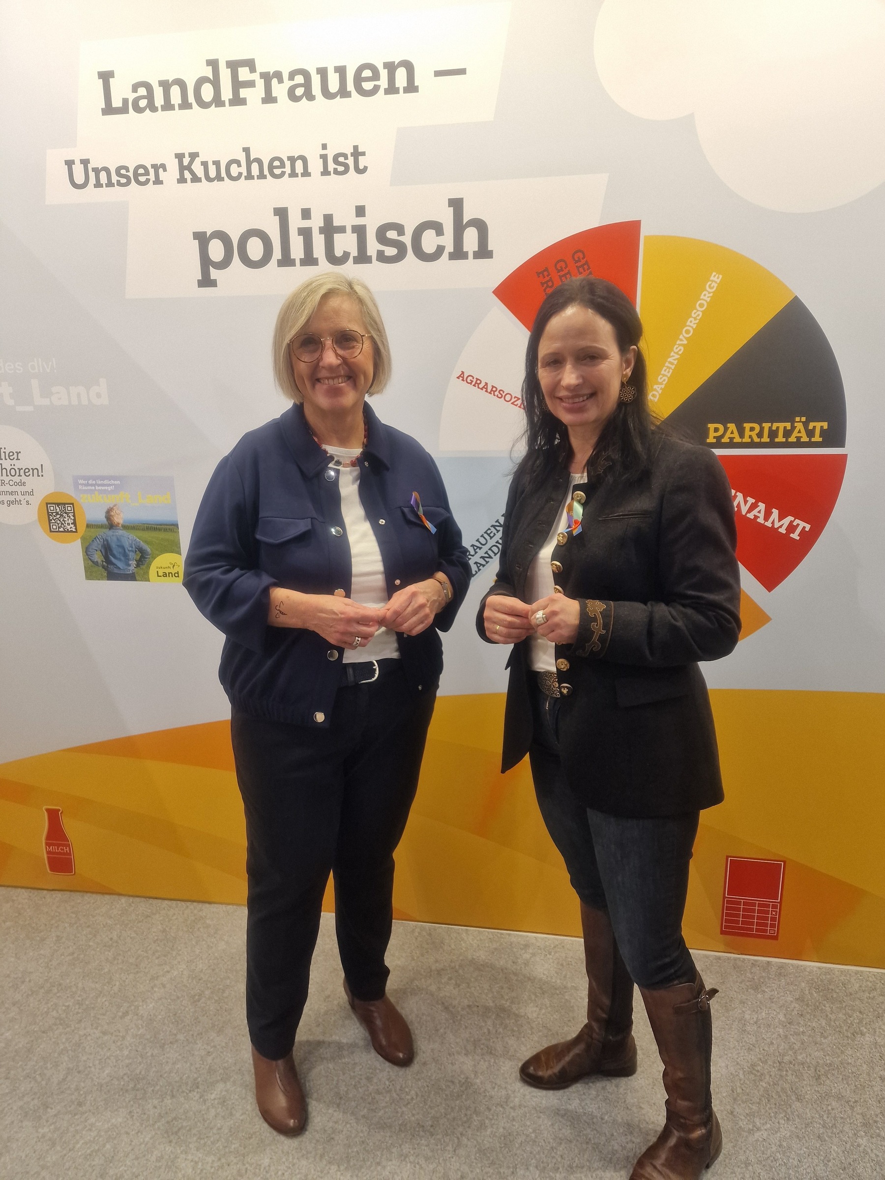 Bäuerinnen Österreich auf der Grünen Woche 2026 Kärntens Landesbäuerin und Bundesbäuerin-Stellvertreterin Astrid Brunner (re) im Gespräch mit der Präsidentin des Deutschen Landfrauenverbandes, Petra Bentkämper. © Parz/LK Kärnten