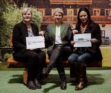 Bundesbäuerin und Stellvertreterinnen mit UN-Logo und Claim .jpg