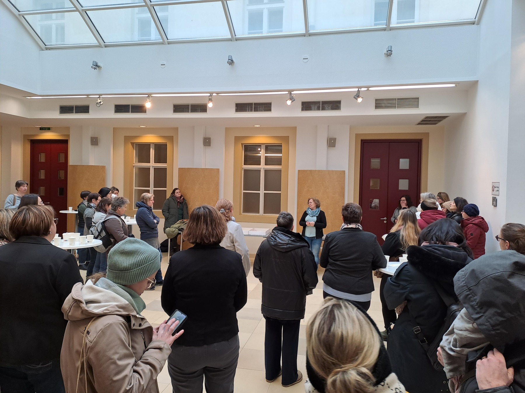 Wienexkursion von ZAMm-Teilnehmenden 2026 5 Besucht wurde ebenso das Parlament.  © Jernej/LKÖ