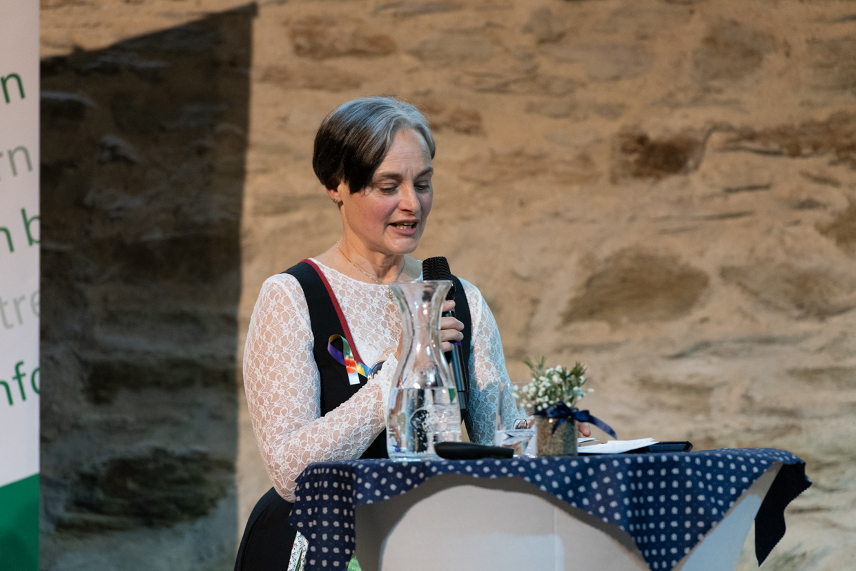 Landesbäuerinnentag Burgenland 2026 Landesbäuerin Christine Riepl begrüßte die Ehrengäste und die anwesenden Bäuerinnen und gab einen Einblick in das Intern. Jahr der Bäuerin. © Ernst Breitegger