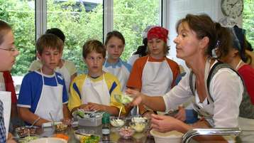 Seminarbäuerin und Kinder .jpg