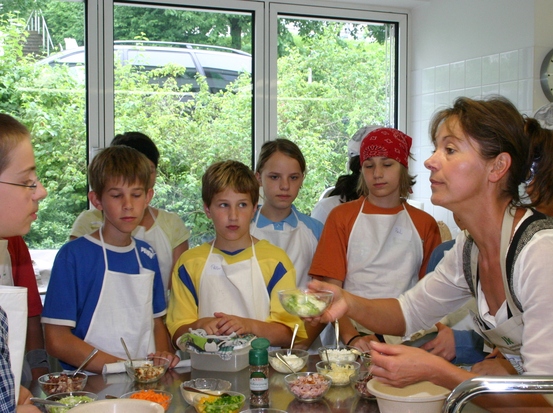 Seminarbäuerin und Kinder