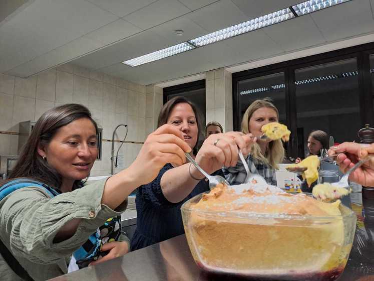 Insiderinnen Pongau Krapfen backen.jpg