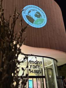Montforthaus angestrahlt mit BBT-Logo .jpg