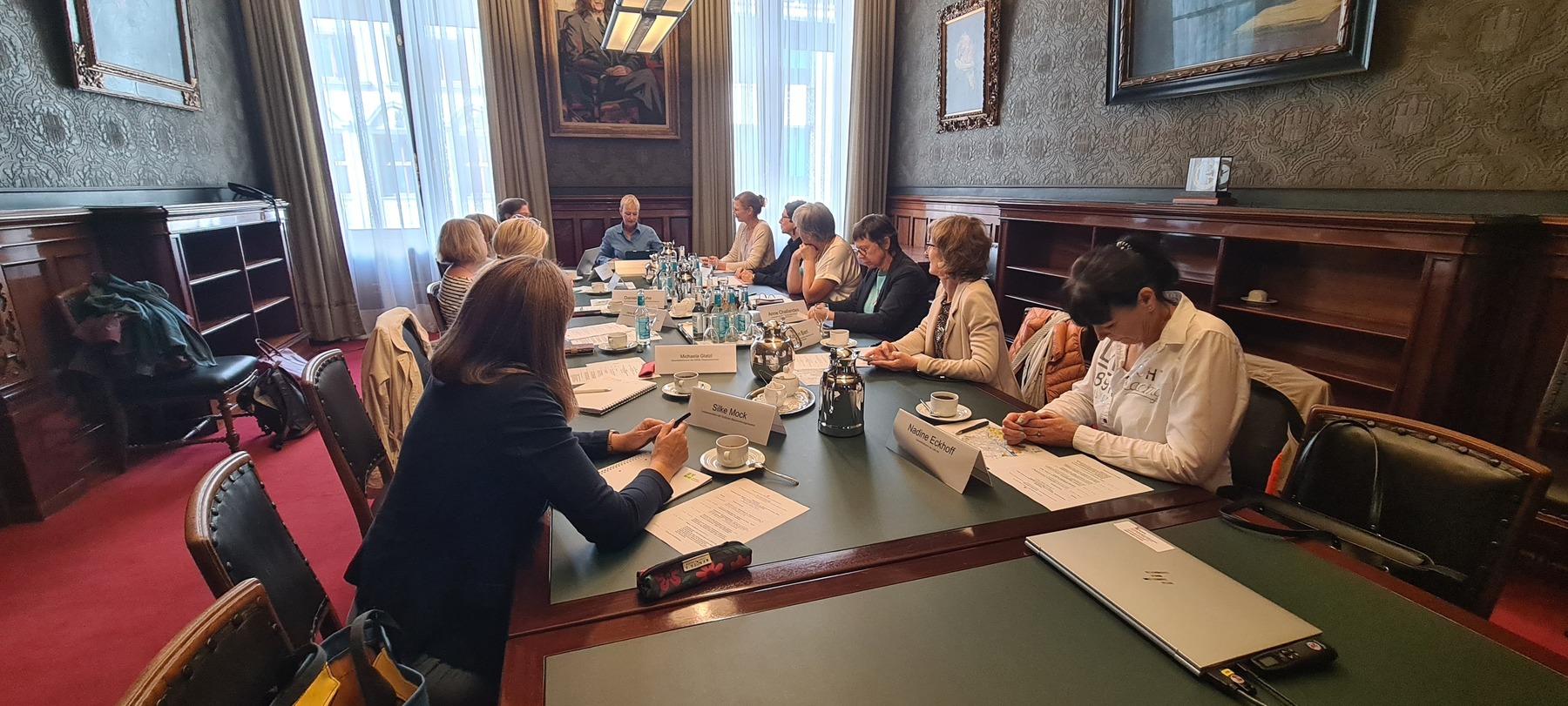 Vier-Länder-Treffen 2026 Austausch mit Dr. Stefanie von Berg, Staatsrätin der Behörde für Umwelt, Klima, Energie und Agrarwirtschaft und Andreas Kröger, Präsident der Landwirtschaftskammer Hamburg © Glatzl/Bäuerinnen Österreich