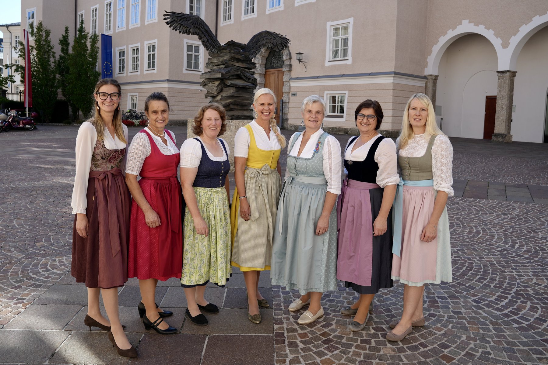 01 Gruppenfoto Bäuerinnen (c) Bäuerinnen Salzburg.jpg