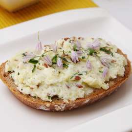 Erdäpfel-Leinöl-Aufstrich.jpg Erdäpfel-Leinöl-Aufstrich.jpg