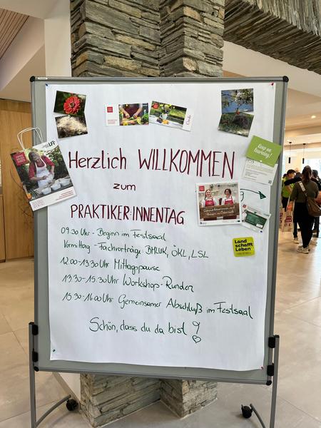 Praktikerinnen Treffen.jpg