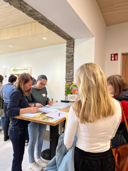 Praktikerinnen Treffen.jpg Praktikerinnen Treffen.jpg