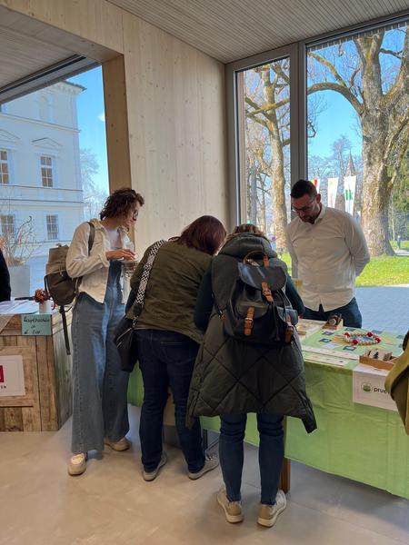 Praktikerinnen Treffen.jpg Praktikerinnen Treffen.jpg