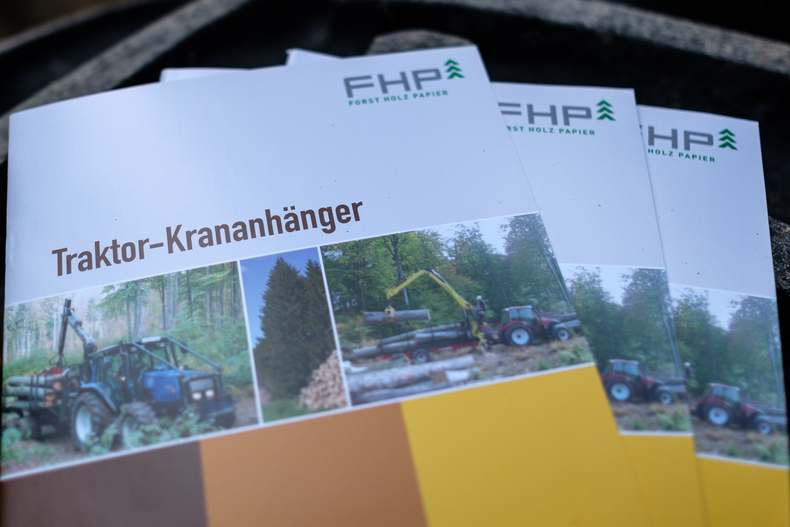 LFI-FARMINAR Krananhänger.jpg LFI-FARMINAR Krananhänger.jpg