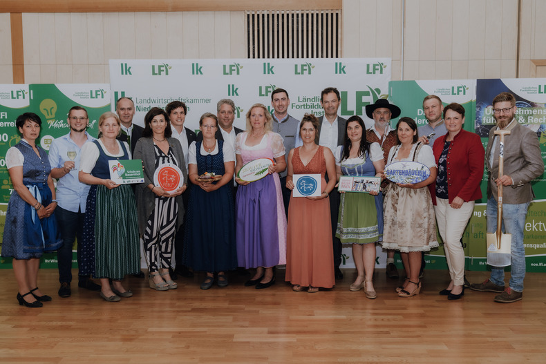 LFI Zertifikatsverleihung Foto 1 (002).jpg LFI Zertifikatsverleihung Foto 1 (002).jpg