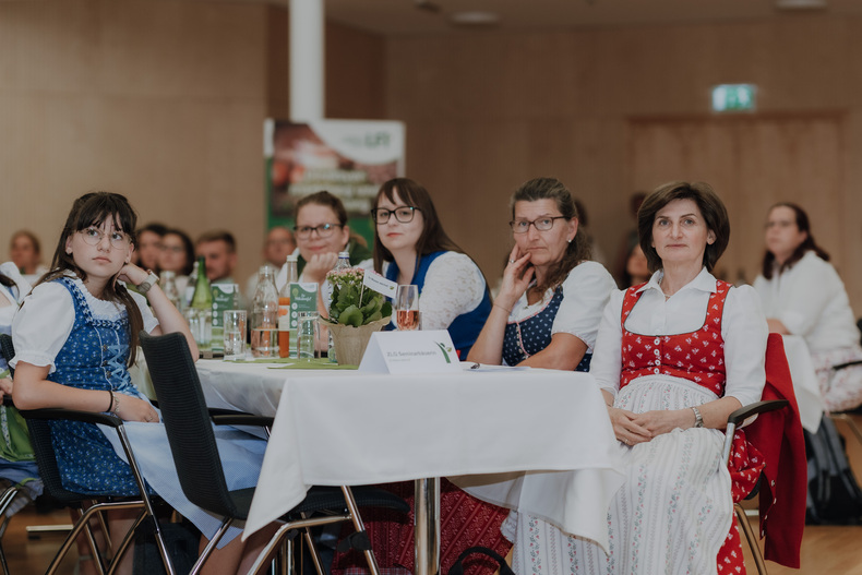 LFI 20230629 Zertifikatsverleihung 058 1SB07152.jpg LFI 20230629 Zertifikatsverleihung 058 1SB07152.jpg