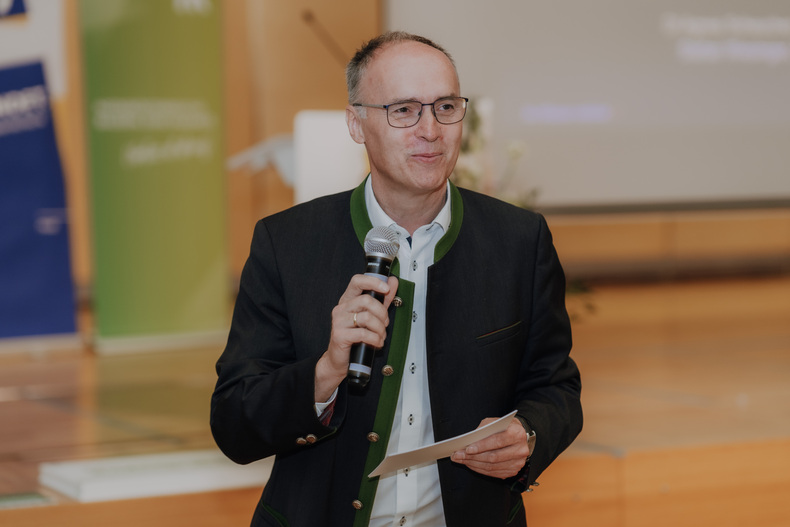 LFI 20230629 Zertifikatsverleihung 076 1SB07258.jpg LFI 20230629 Zertifikatsverleihung 076 1SB07258.jpg