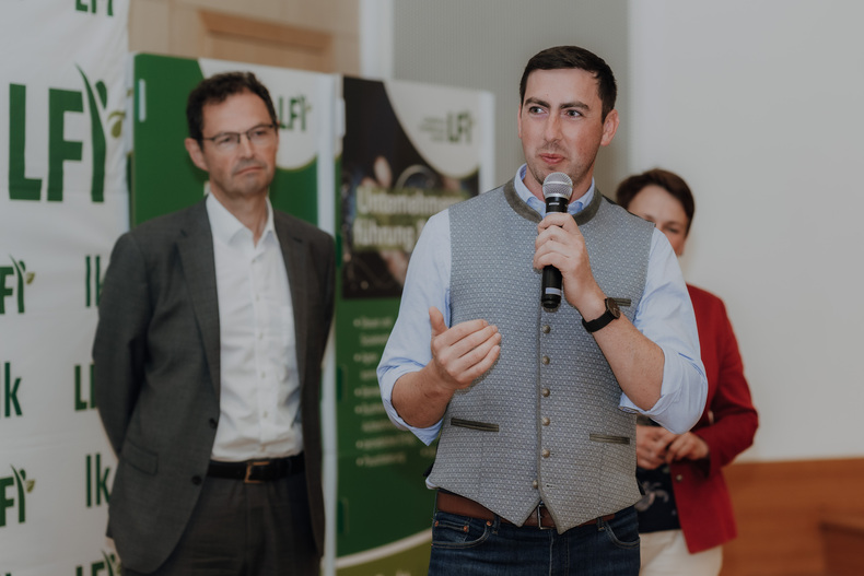 LFI 20230629 Zertifikatsverleihung 092 1SB07333.jpg LFI 20230629 Zertifikatsverleihung 092 1SB07333.jpg