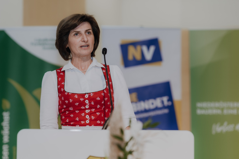 LFI 20230629 Zertifikatsverleihung 100 1SB07392.jpg LFI 20230629 Zertifikatsverleihung 100 1SB07392.jpg