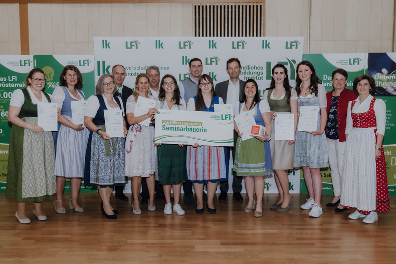 LFI 20230629 Zertifikatsverleihung 101 2SB09674.jpg LFI 20230629 Zertifikatsverleihung 101 2SB09674.jpg