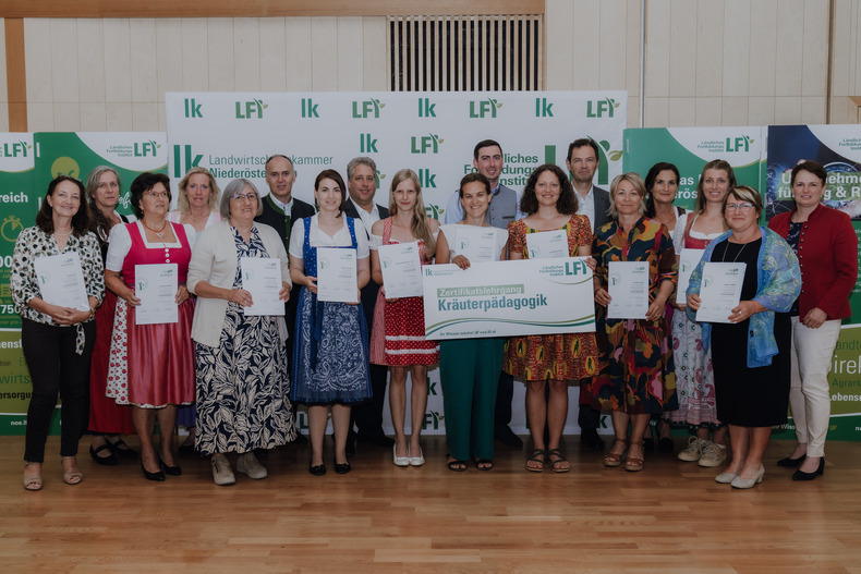 LFI 20230629 Zertifikatsverleihung 102 2SB09681.jpg LFI 20230629 Zertifikatsverleihung 102 2SB09681.jpg