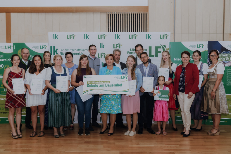 LFI 20230629 Zertifikatsverleihung 105 2SB09700.jpg LFI 20230629 Zertifikatsverleihung 105 2SB09700.jpg