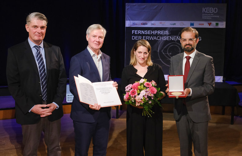 Preisverleihung an Julia Kovarik Preisverleihung an Julia Kovarik