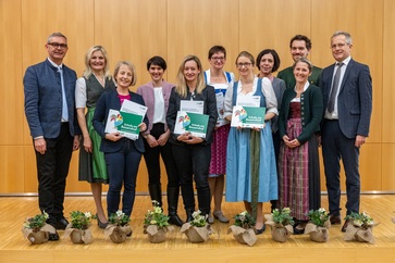 [1701708986889198.jpg]