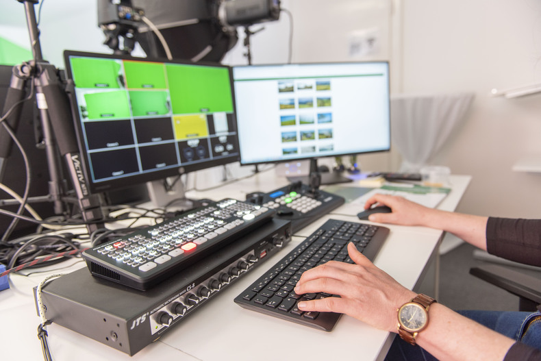 Studio.jpg Studio.jpg