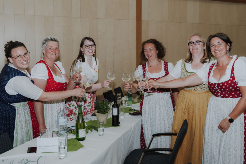 LFI NOE 20240626 Zertifikatsverleihung 140 2SB03684 (c)SophieBalber.jpg LFI NOE 20240626 Zertifikatsverleihung 140 2SB03684 (c)SophieBalber.jpg