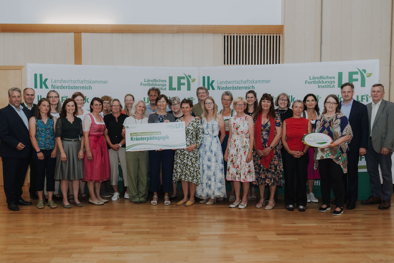 ok LFI NOE 20240626 Zertifikatsverleihung 122 2SB03611 (c)SophieBalber.jpg ok LFI NOE 20240626 Zertifikatsverleihung 122 2SB03611 (c)SophieBalber.jpg